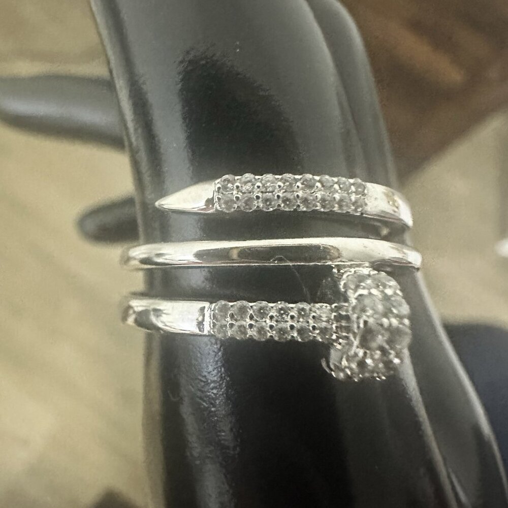 Sterling Silver Clove Ring 925 Size 8 Stunning Trendy